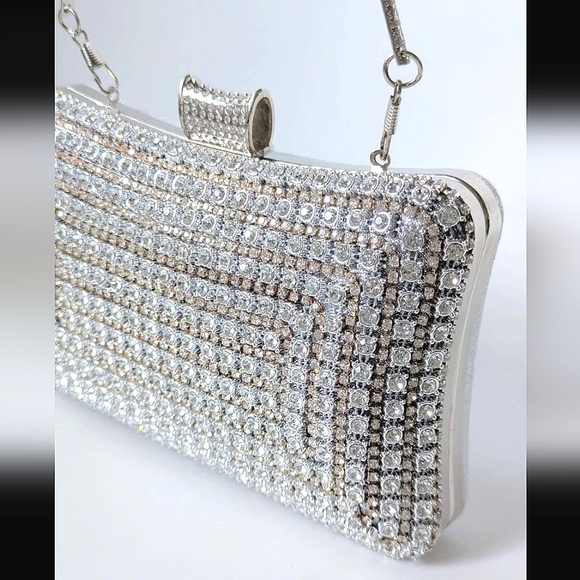 GORGEOUS Crystal Encrusted Silver Clutch Purse Evening Crossbody Bag - Picture 7 of 8